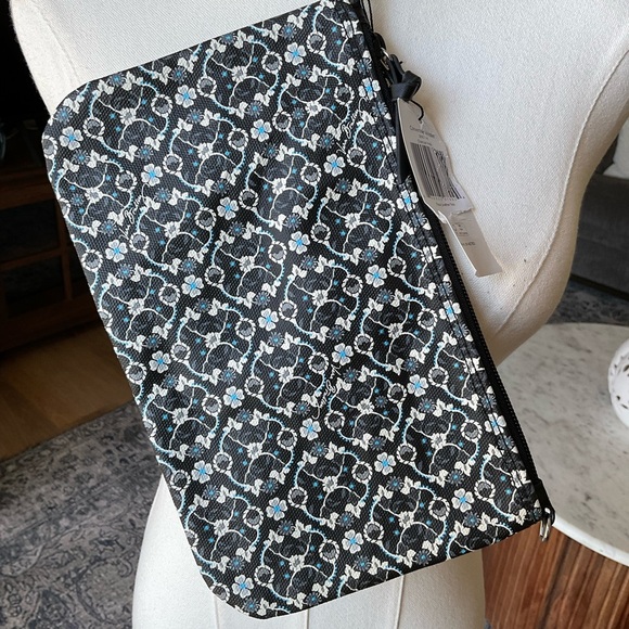 Vera Bradley Convertible Wristlet - Picture 4 of 5